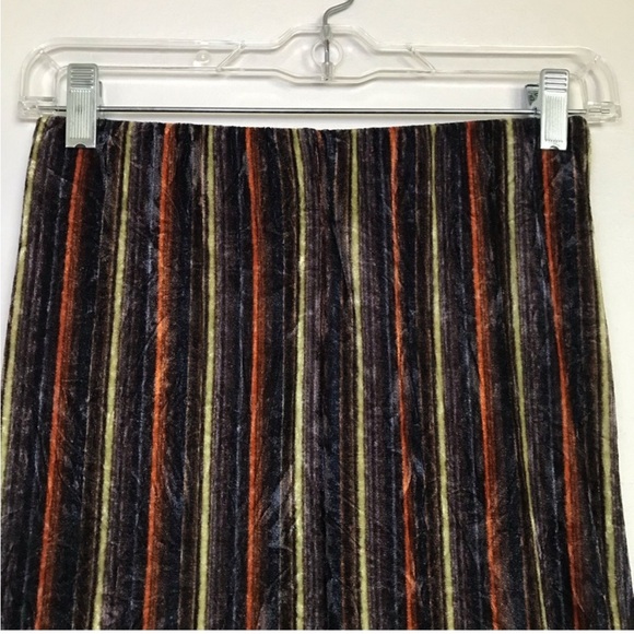 Urban Outfitters Crushed Velvet Flare Pants - Picture 5 of 12